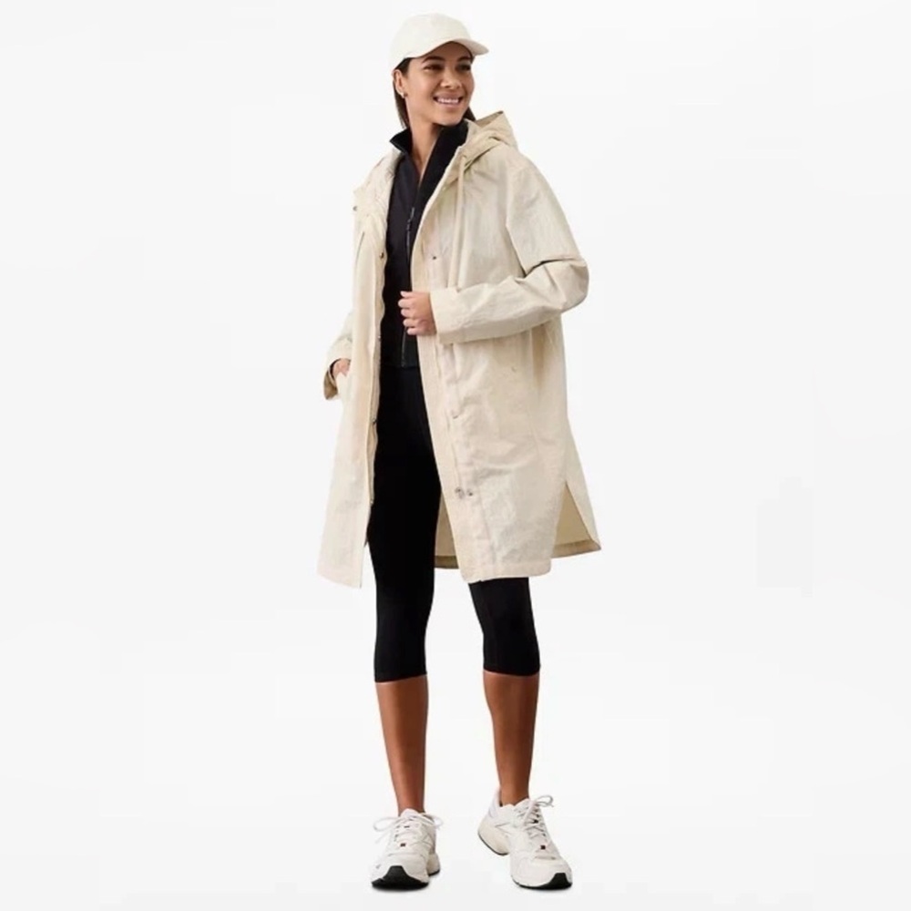 Athleta Everywhere Anorak Jacket Bone NWT Size L Water Resistant Windfree NWT